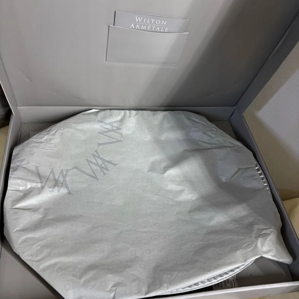 Wilton Armetale Silver-Tone Ornate Platter